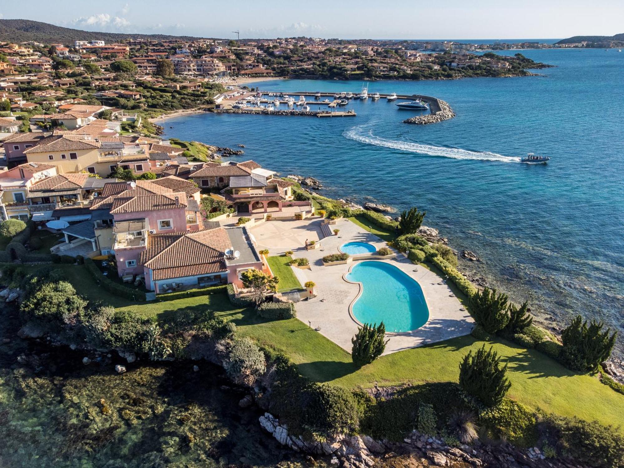 S'Abba Seafront Apartments - Your House In Sardinia 阿兰奇湾城 外观 照片